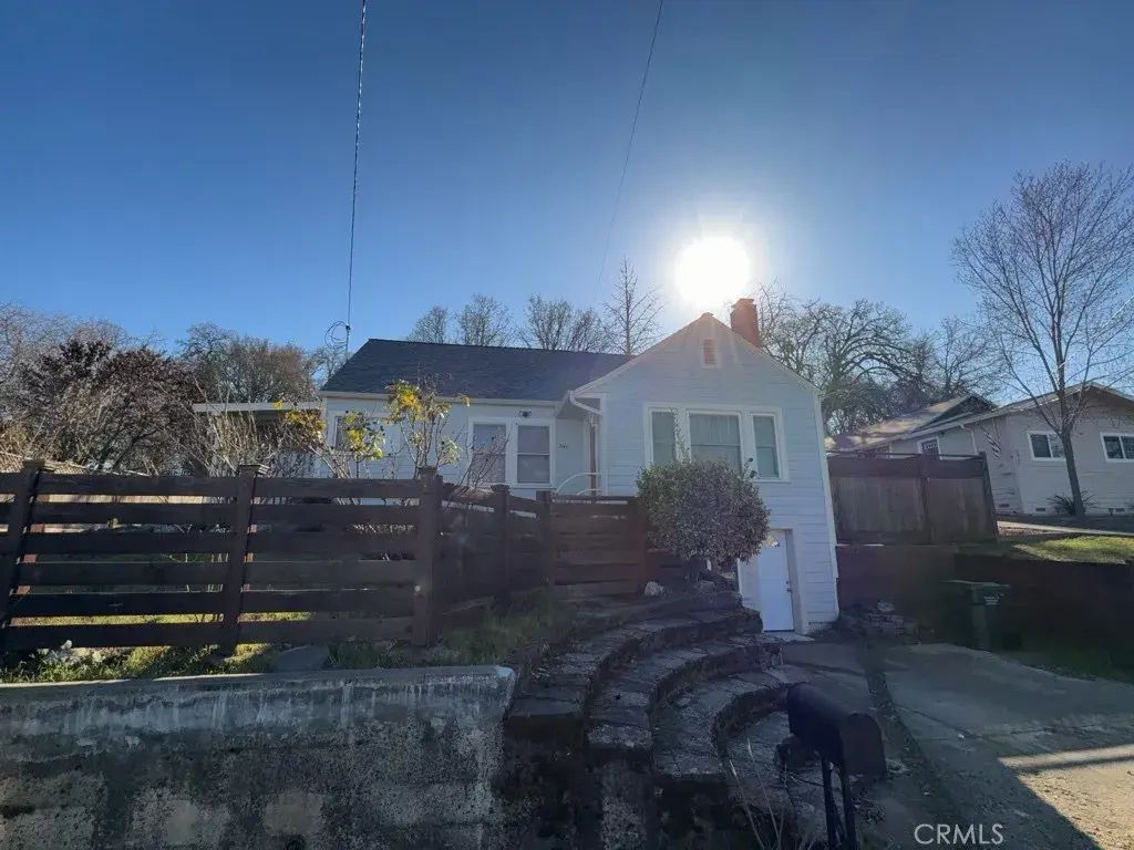 595 9th Street, Lakeport