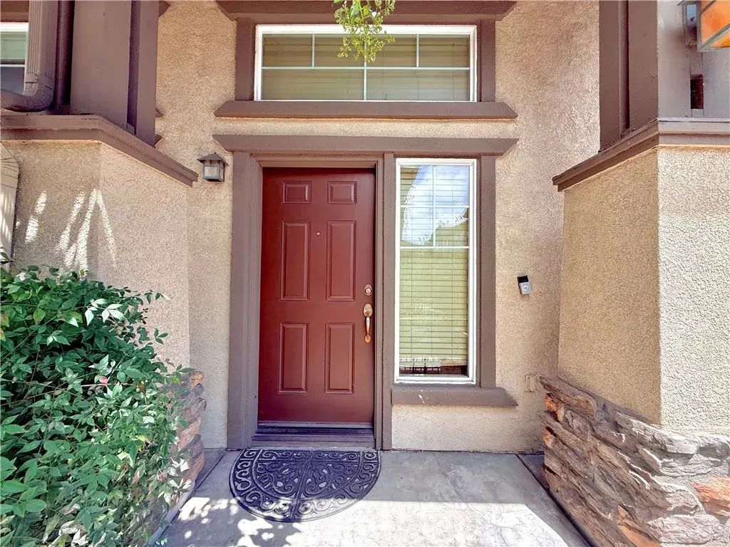 25911 Sandstone, Harbor City