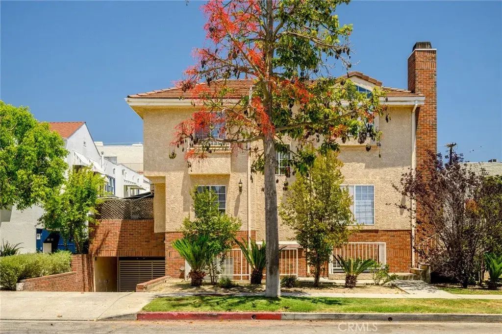 318 N Kenwood Street 105, Glendale