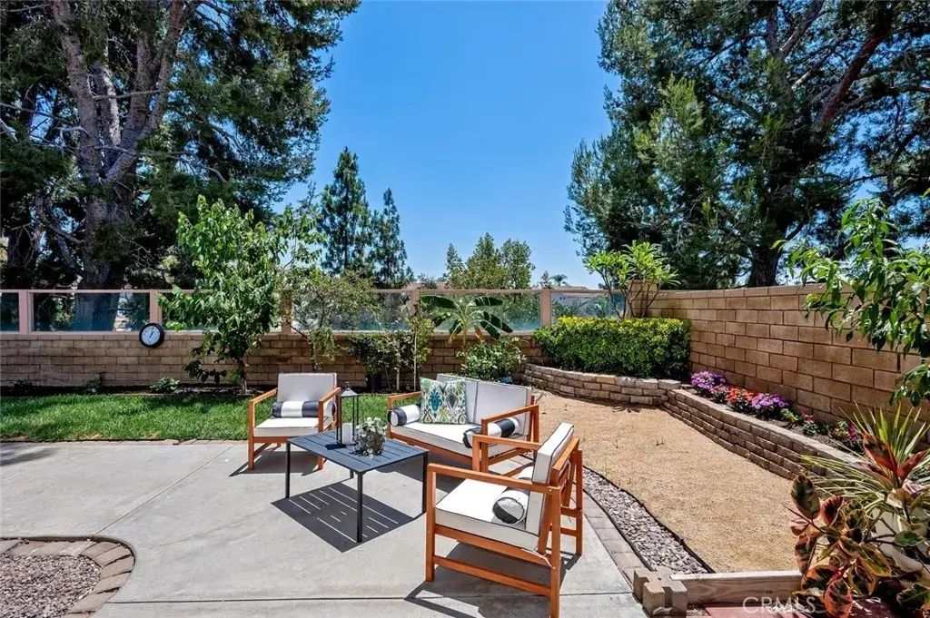 26024 Donegal, Lake Forest