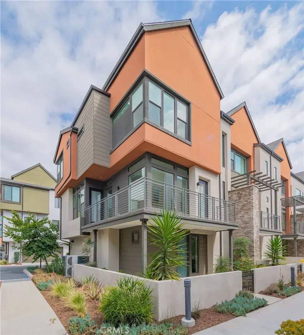 142 Sawbuck, Irvine