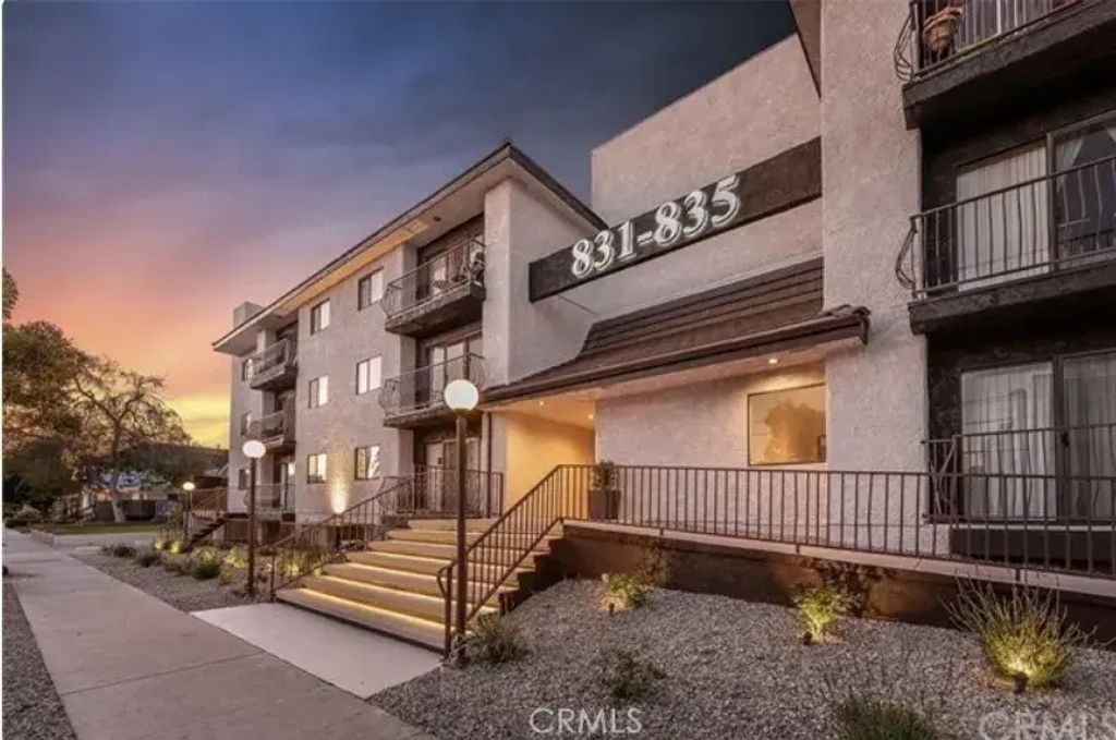 835 E Lomita 104, Glendale