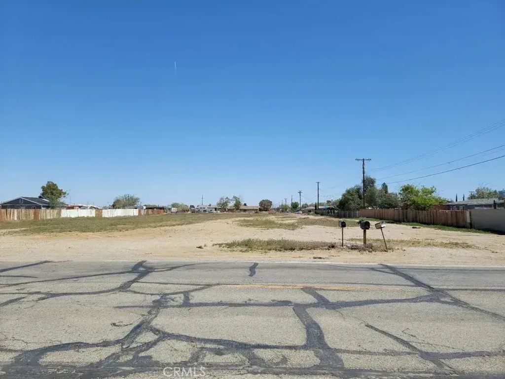 Avenue Q5, Palmdale
