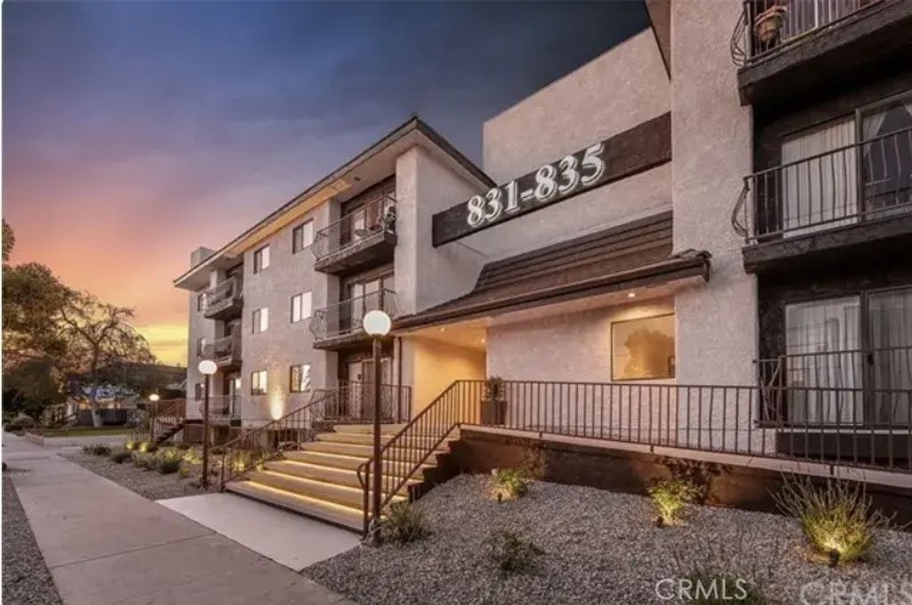 835 E Lomita 208, Glendale