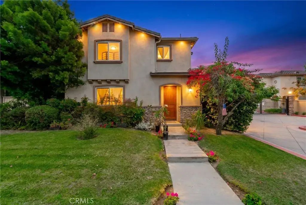 8306 Telegraph, Downey