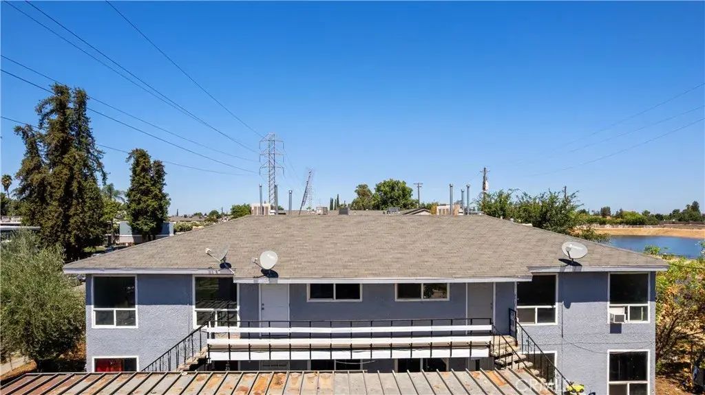 5 E Saginaw, Fresno