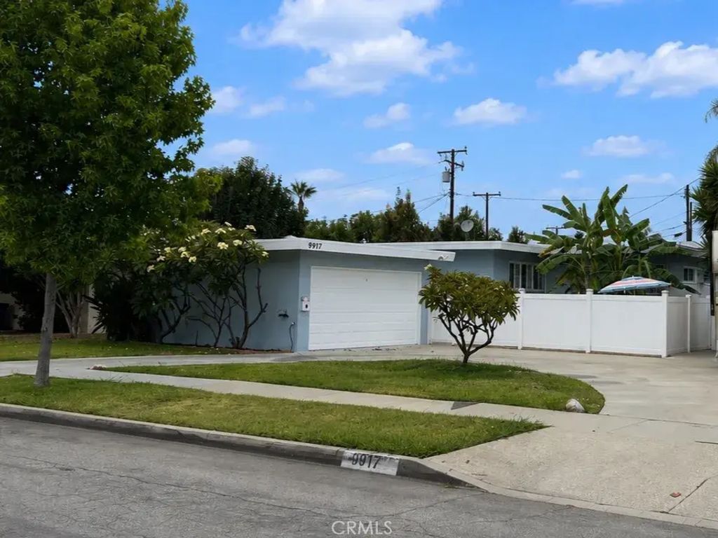 9917 Mina Avenue, Whittier