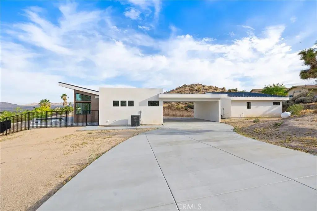 6218 Farrelo Road, Yucca Valley