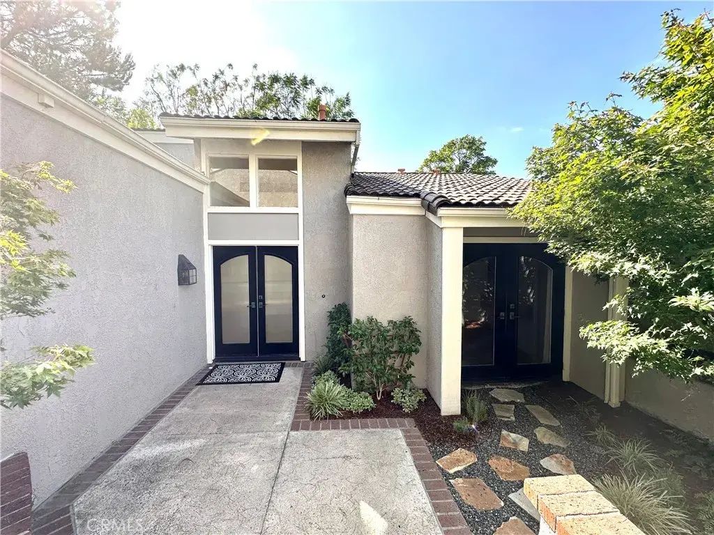 11 Rocky, Irvine