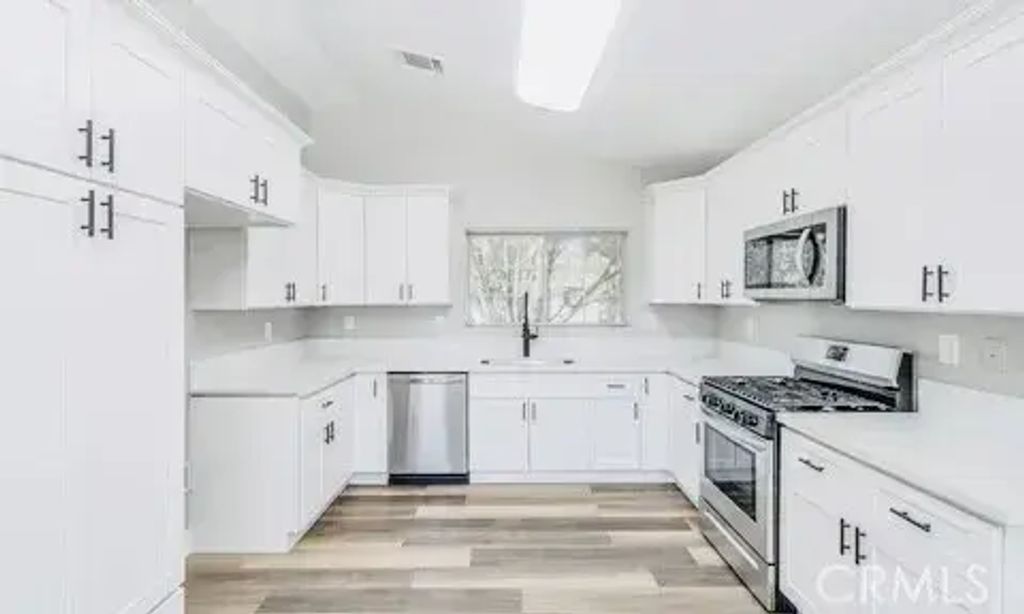 5114 Yellow Rose Court, Bakersfield