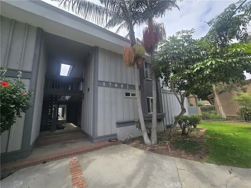 17082 Pacific Coast 205, Huntington Beach