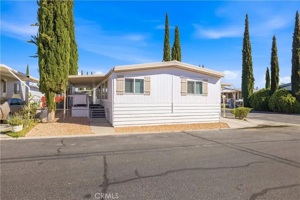 4444 E Ave R, Palmdale