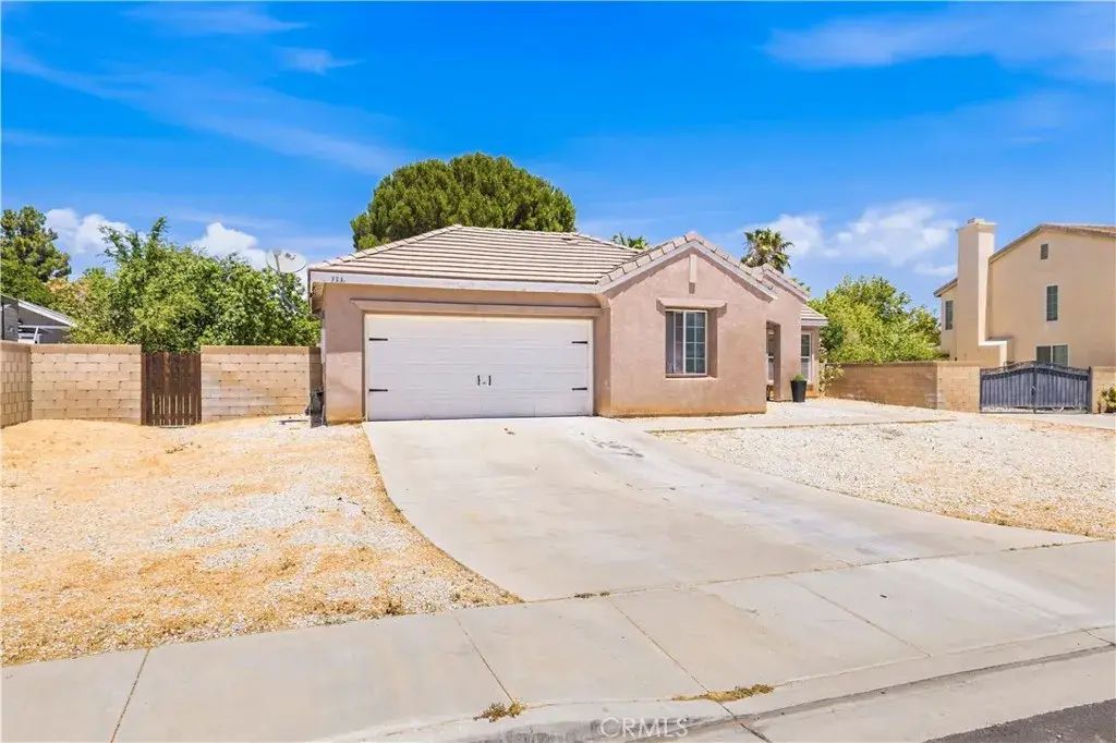 333 Fantasy, Palmdale