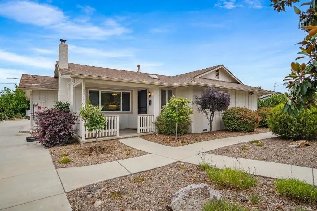 2211 Winterwarm Dr, Fallbrook