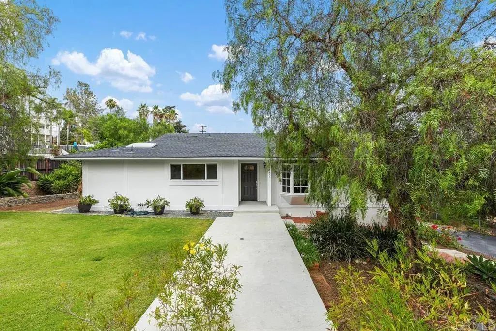1271 Alta Vista Drive, Vista