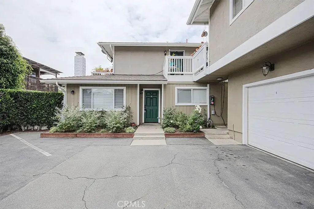 121 Lisa Lane A, Costa Mesa