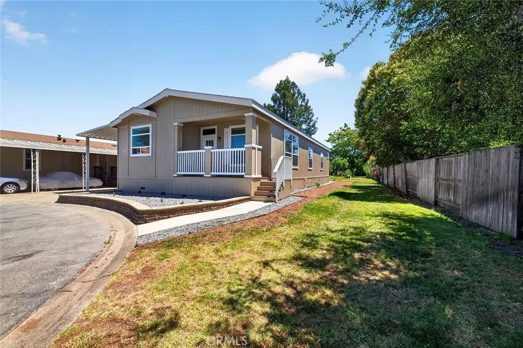28 Chapala, Santa Rosa