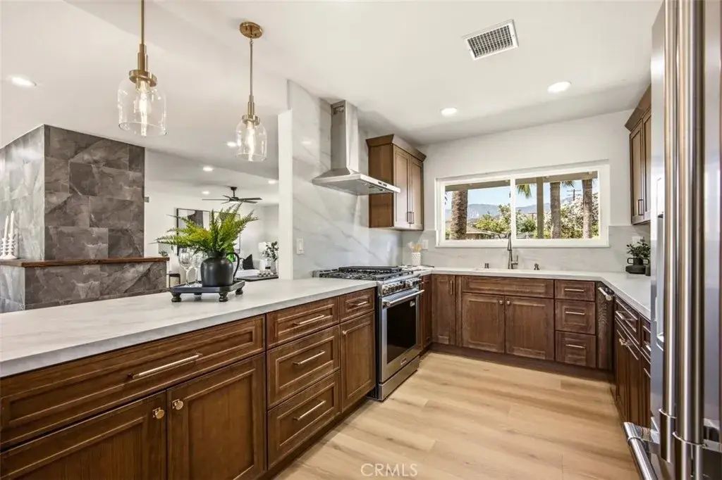 818 Hood, Claremont