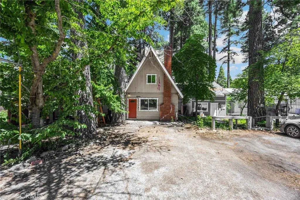 22934 Waters, Crestline