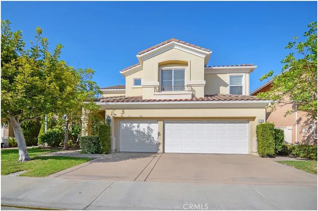 43 Festivo, Irvine