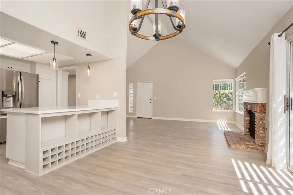 1934 Suntree Lane B, Simi Valley