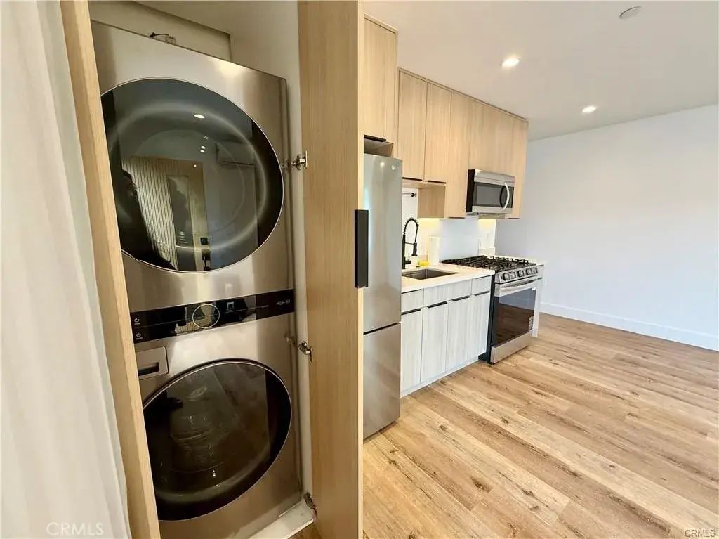 6902 Corbin Avenue, Reseda