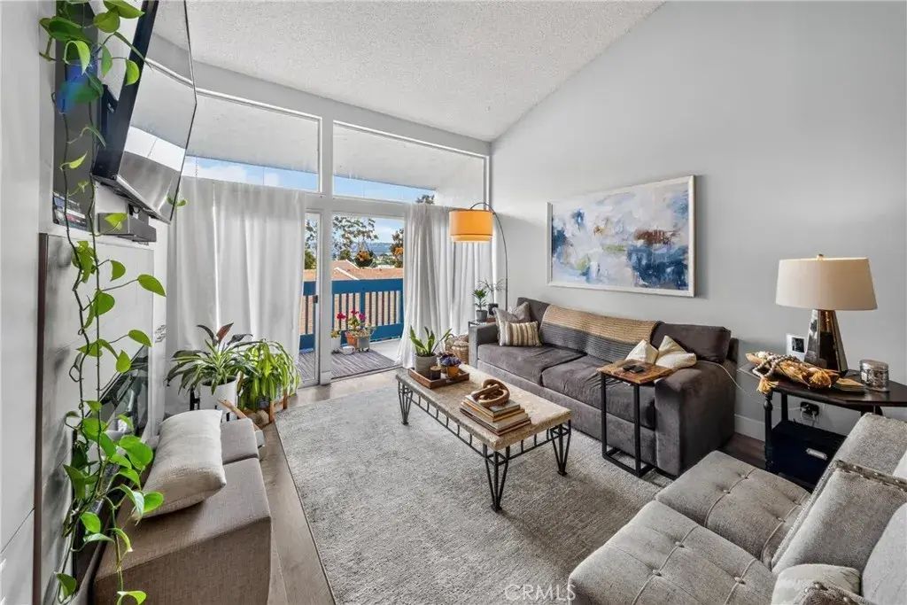 800 Camino Real 302, Redondo Beach