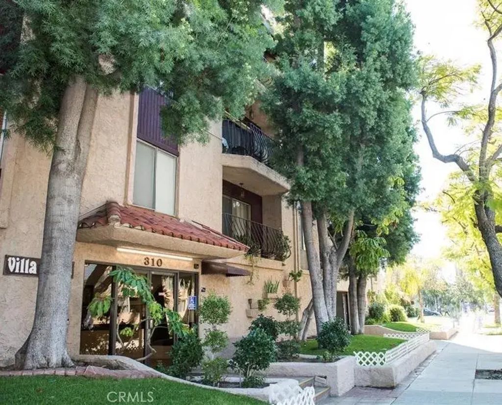 310 N Jackson Street 104, Glendale