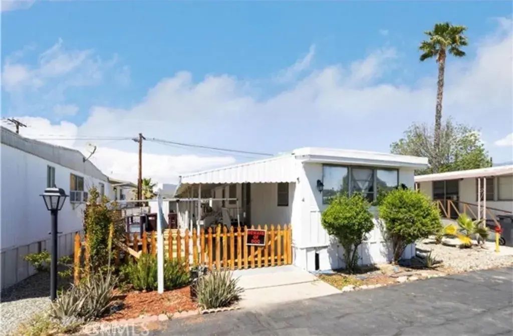 25521 N Lincoln 4, Hemet