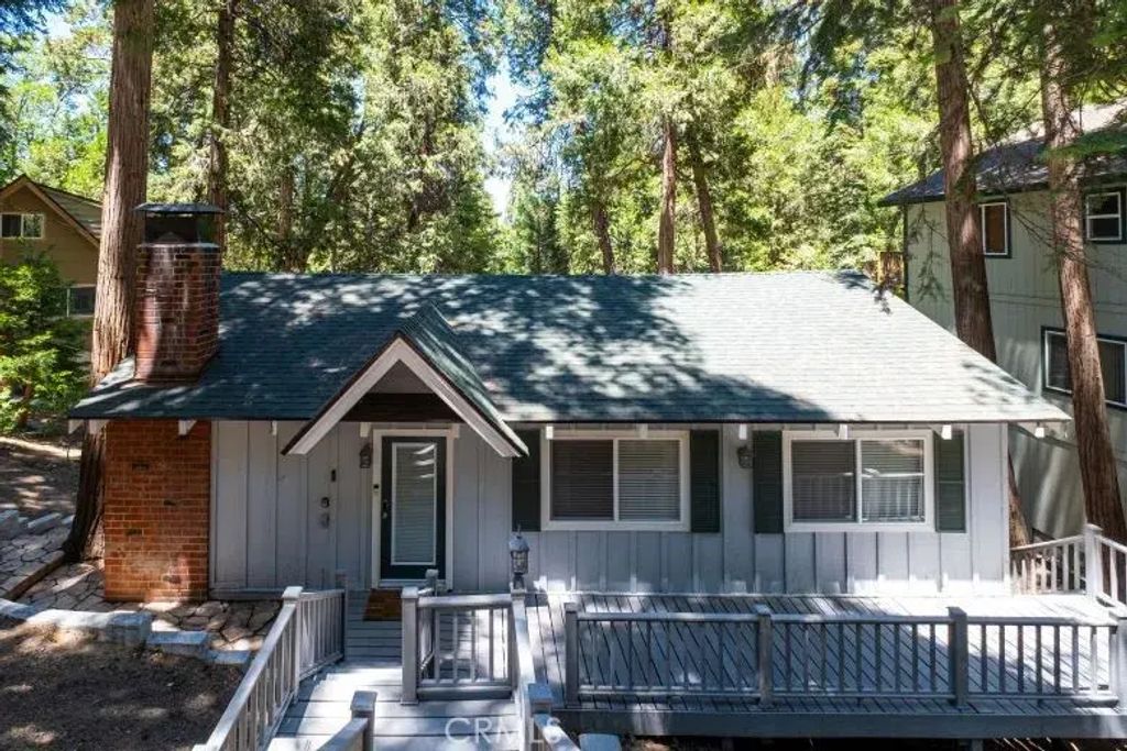 29054 Alder Ter, Cedar Glen