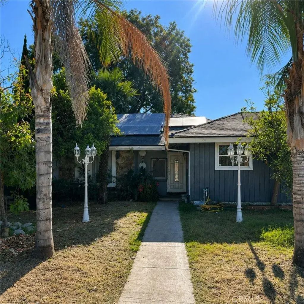 1760 N Date, Rialto