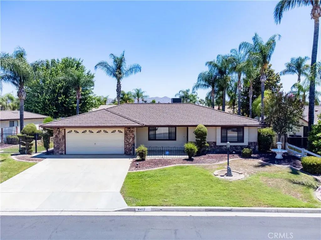 4417 Berkley, Hemet