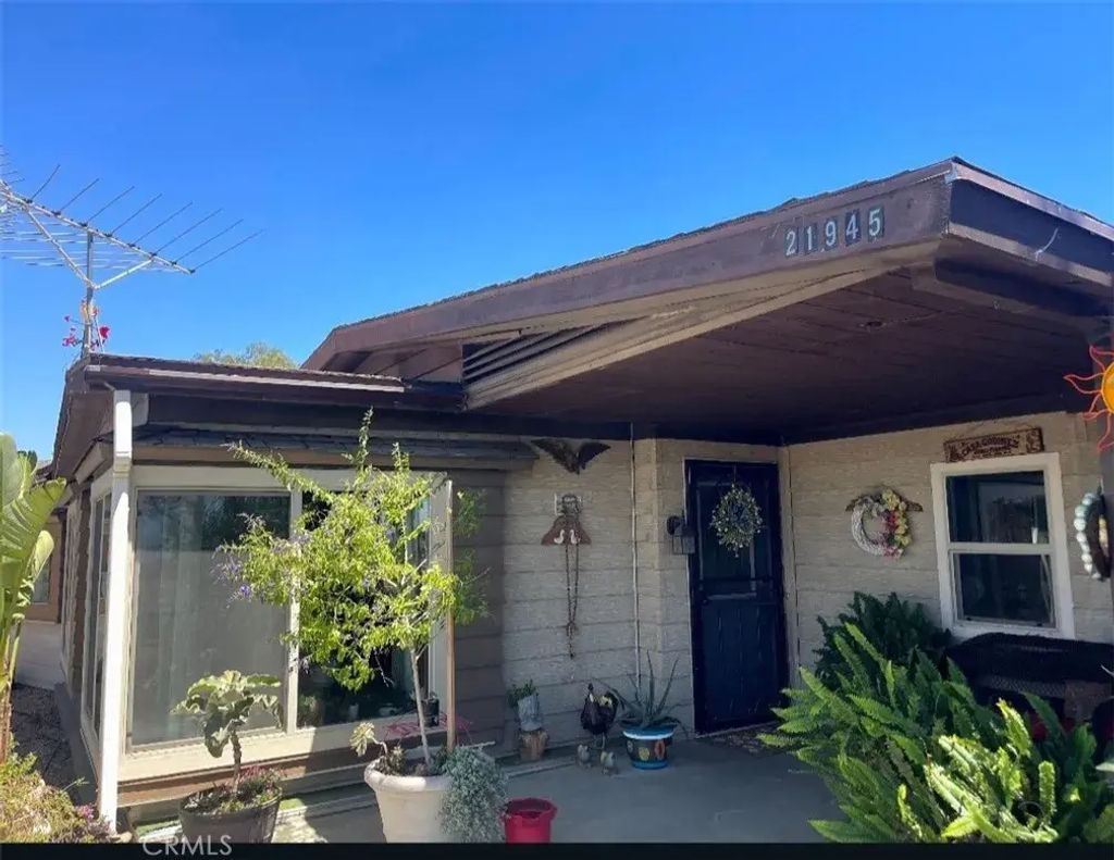 21945 Horseshoe, Nuevo