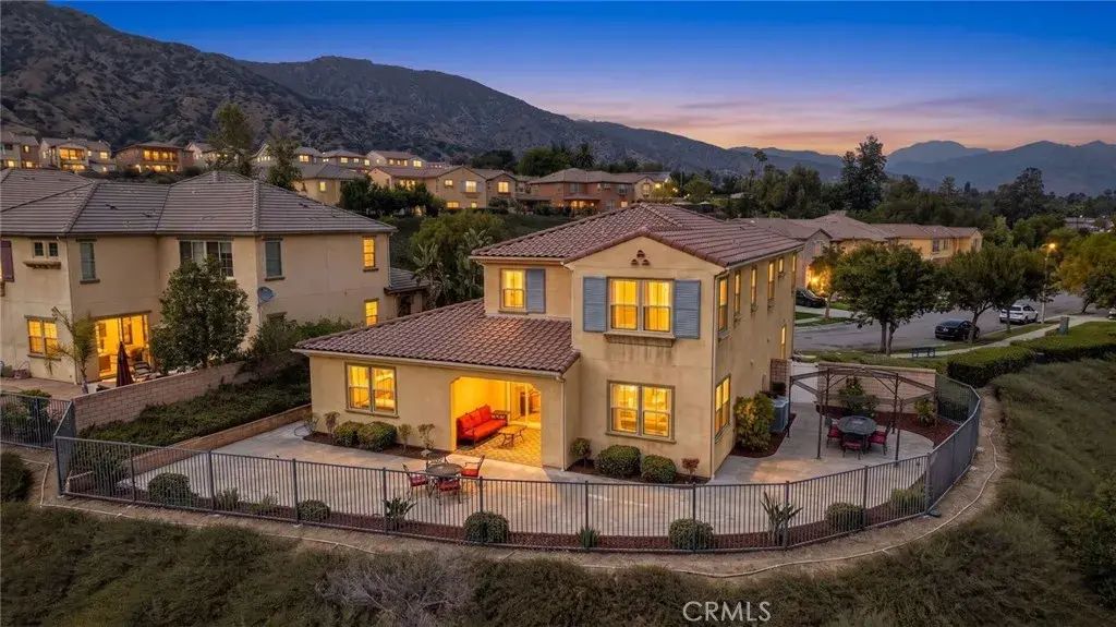 864 E Manresa Drive, Azusa
