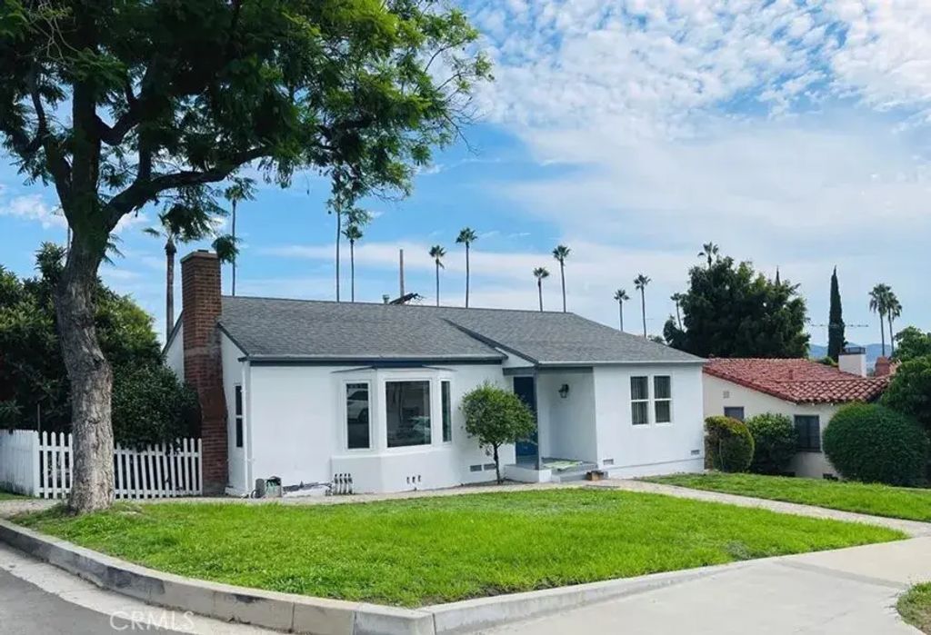 1422 Spazier Avenue, Glendale