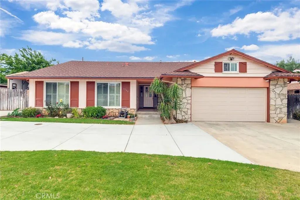 1900 Brae Burn Drive, Corona