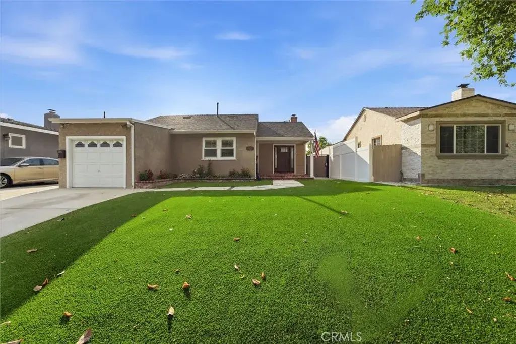 3329 N Los Coyotes Diagonal, Long Beach
