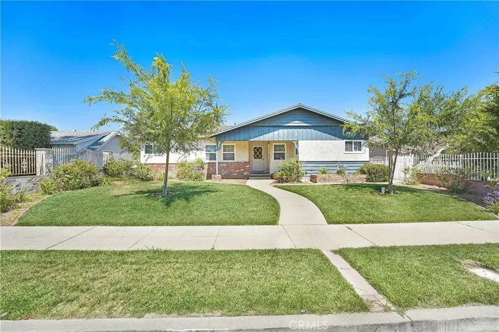 10352 Hayvenhurst, Granada Hills