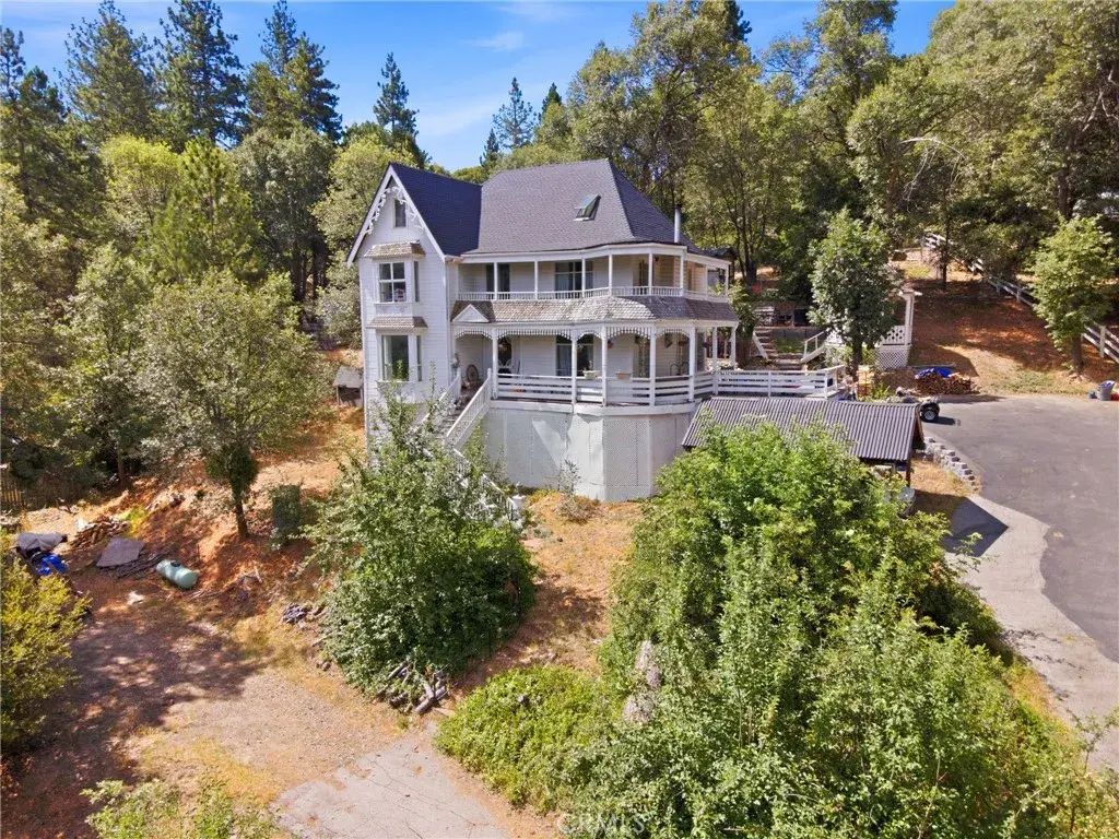 450 N Dart Canyon, Crestline