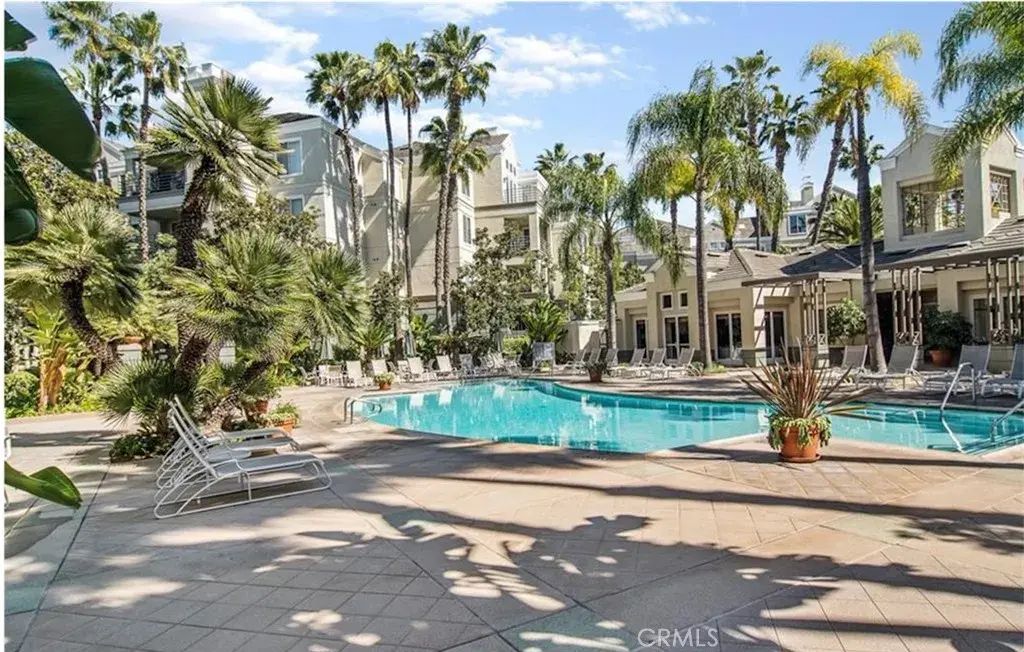 2233 Martin 201, Irvine