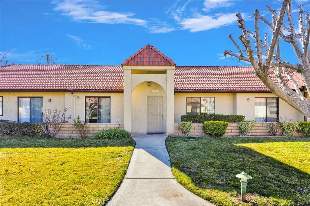 19228 Cottonwood Drive, Apple Valley