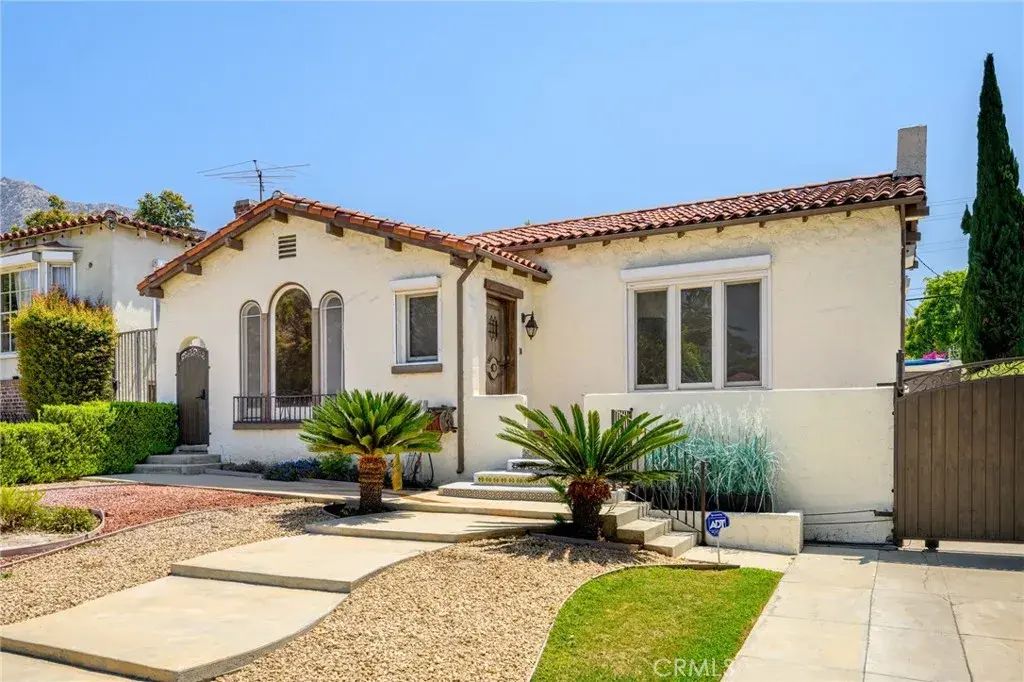 1560 Ridgeway Drive, Glendale