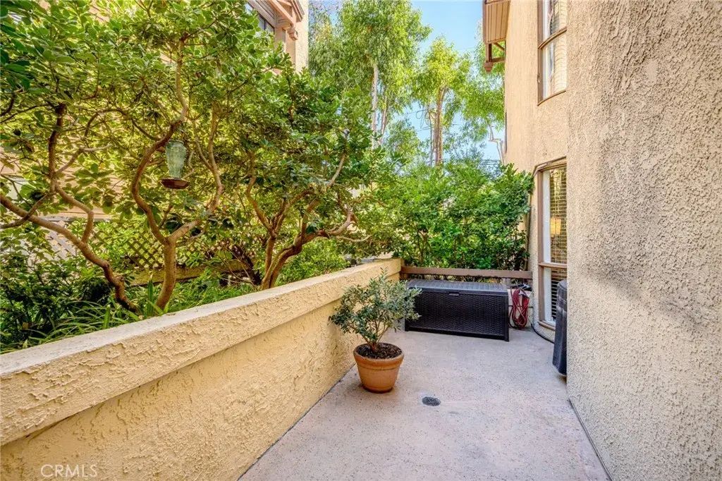 236 N Louise Street 109, Glendale