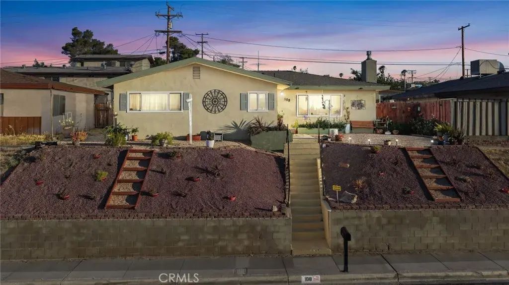 108 W Desert View Drive, Barstow