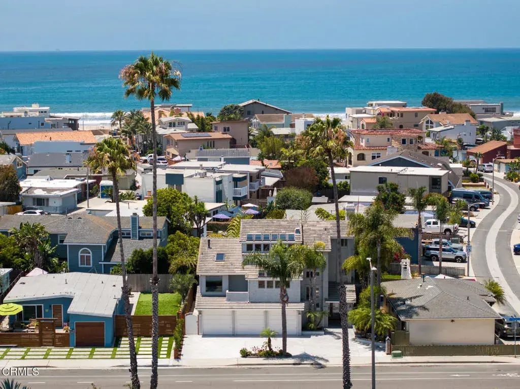 2462 Pierpont Boulevard, Ventura