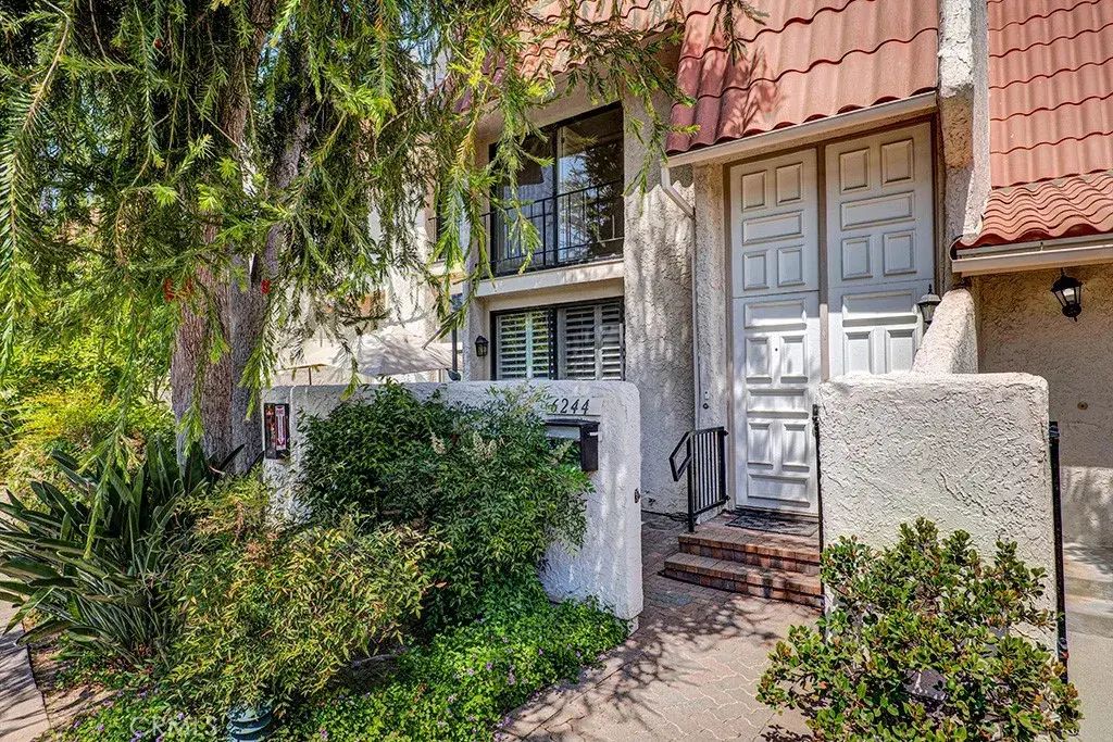 6244 Shoup Avenue, Woodland Hills