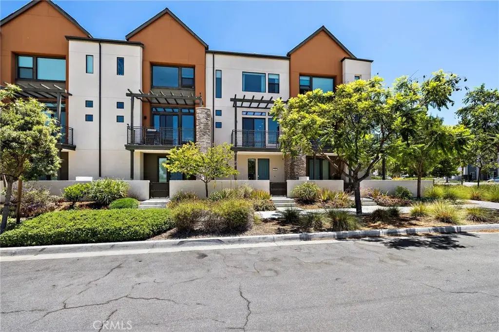 190 Sawbuck, Irvine