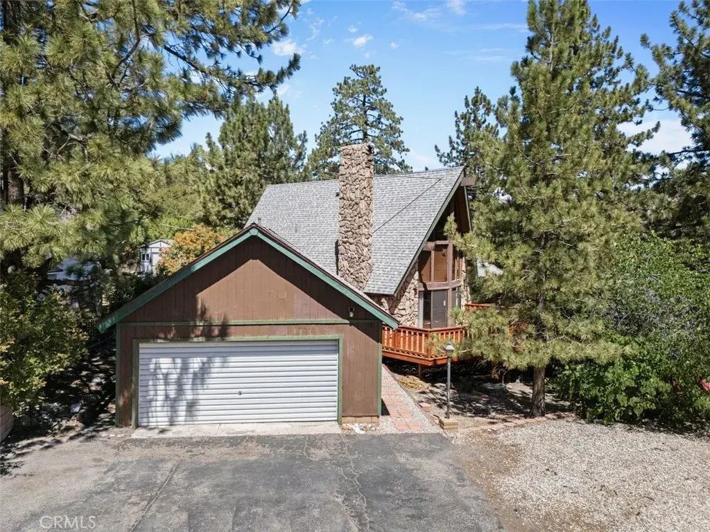 5438 Desert View, Wrightwood