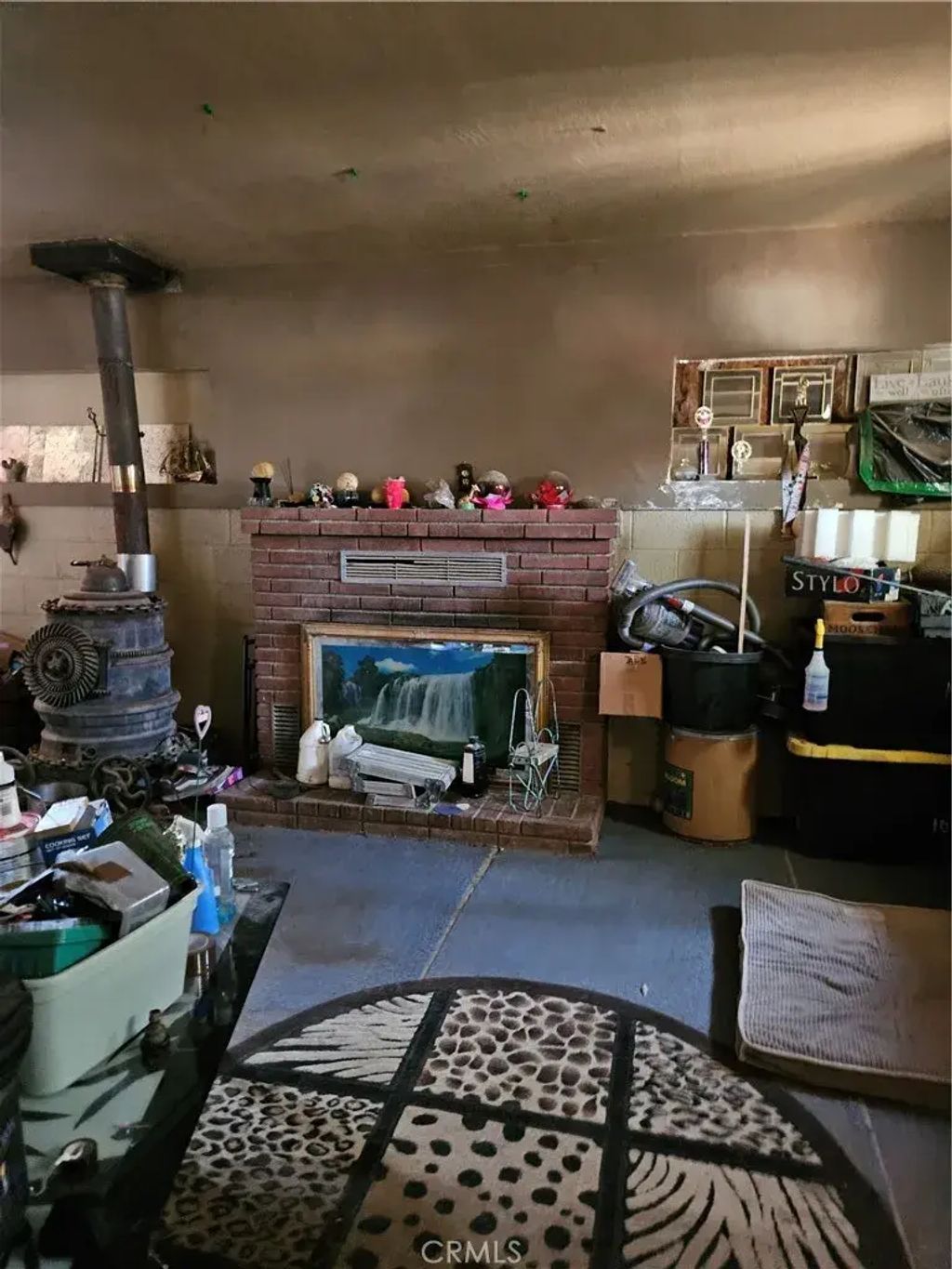 18652 Bellflower, Adelanto