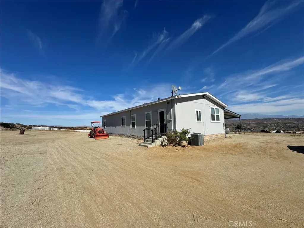 22881 Arrow Road, Nuevo